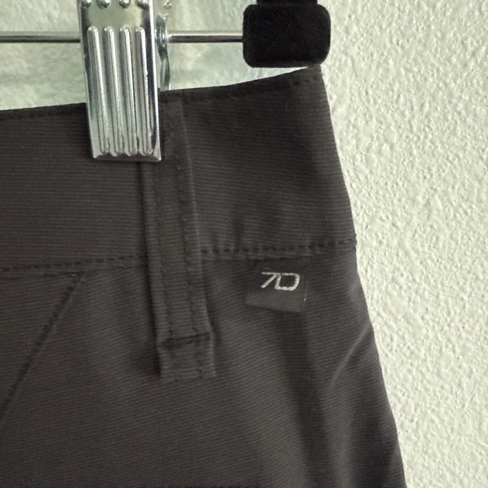 7 Diamonds Shorts Mens 34 Black  Momentum Performance Lightweight Active 7D Golf